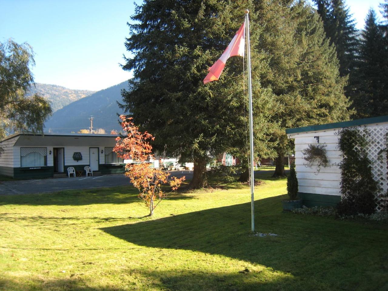 Reno Motel Salmo Dış mekan fotoğraf