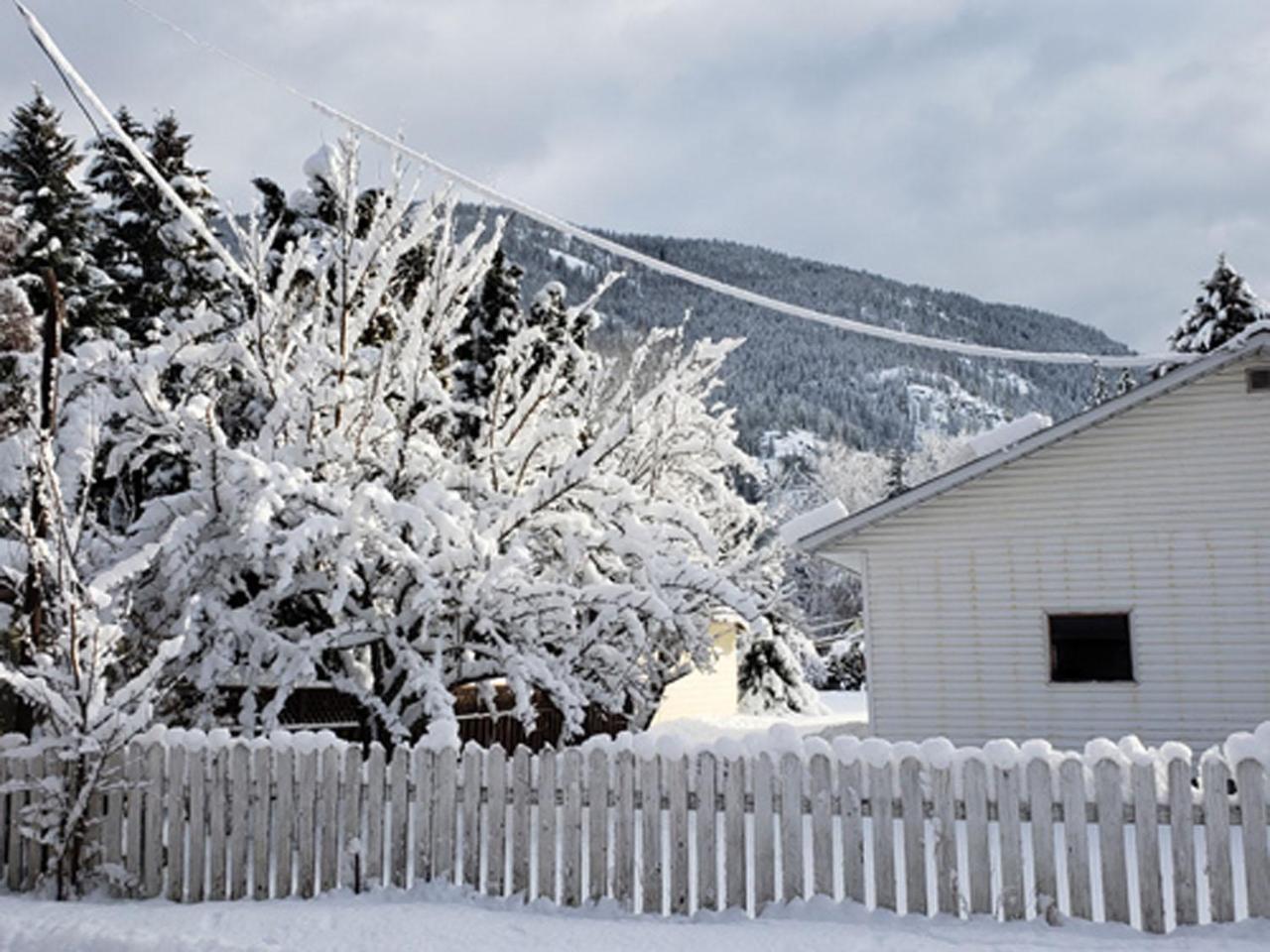 Reno Motel Salmo Dış mekan fotoğraf